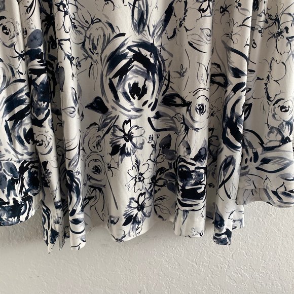 Karl Lagerfeld Womens Yessie Blouse Trumpet Sleeve Floral Size XL White Pearl - Picture 5 of 13